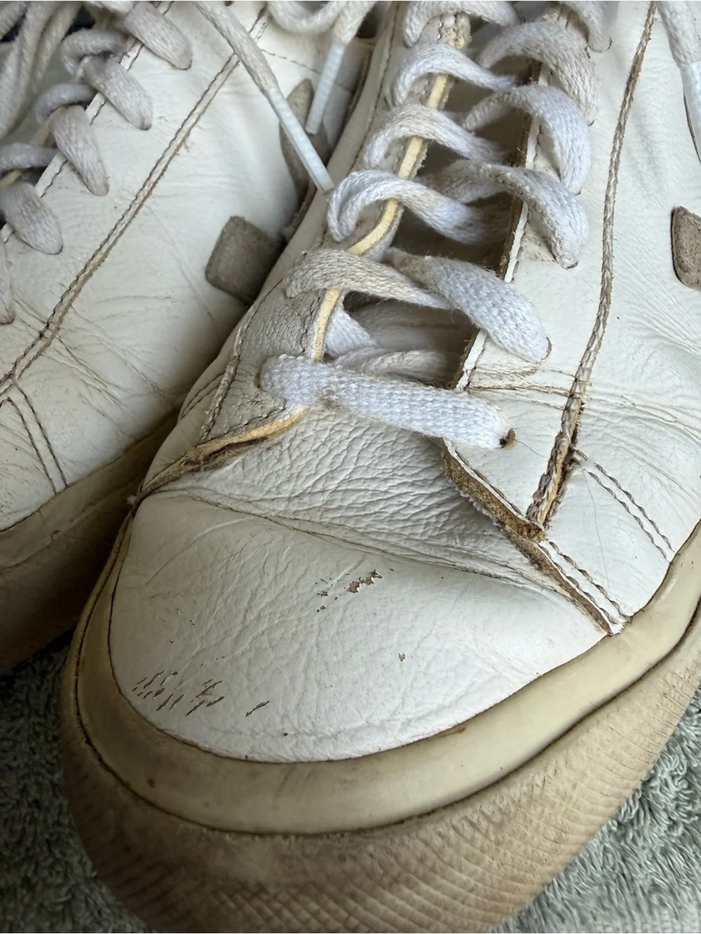 Veja Women's White Leather Sneakers with Beige Accents Size 8
